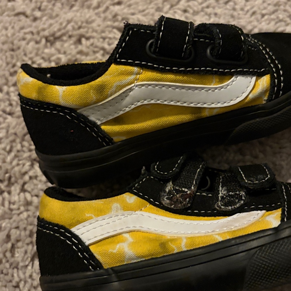 Vans - Picture 3 of 4